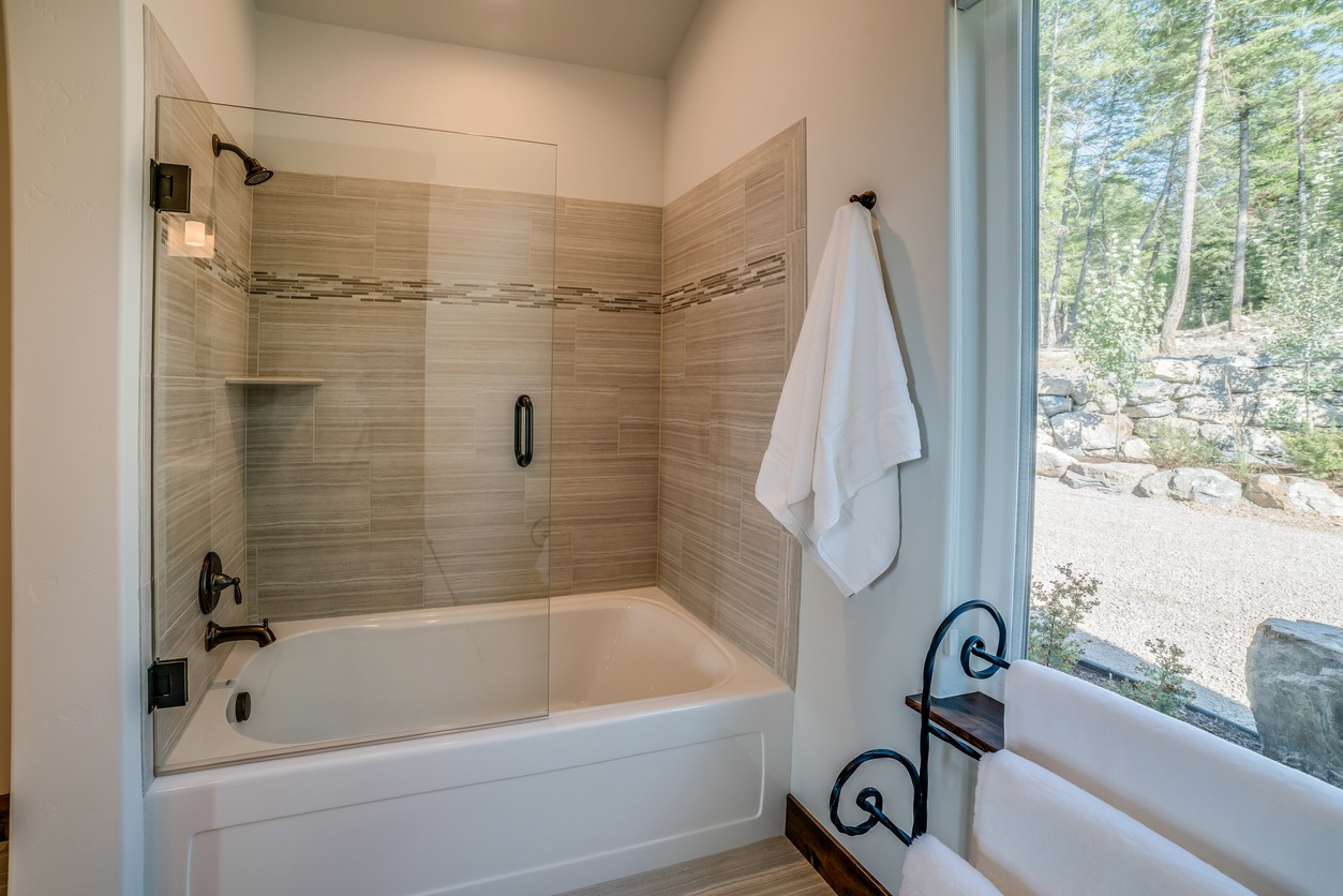 Shower & Tub Installation in North Alamo